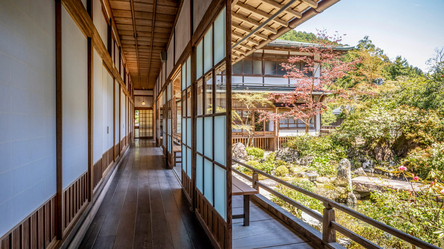 持明院