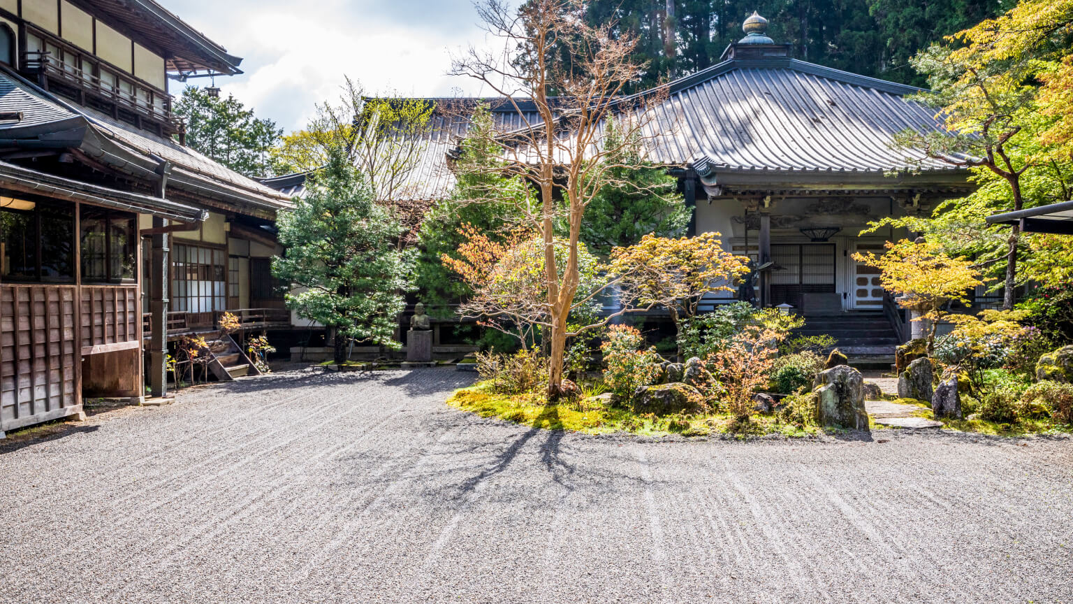 持明院