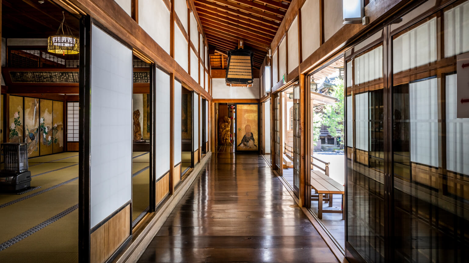 持明院